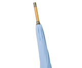 Klassischer hellblauer Regenschirm