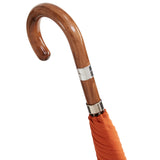 Klassischer orangefarbener Regenschirm