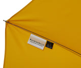 Klassischer gelber Regenschirm