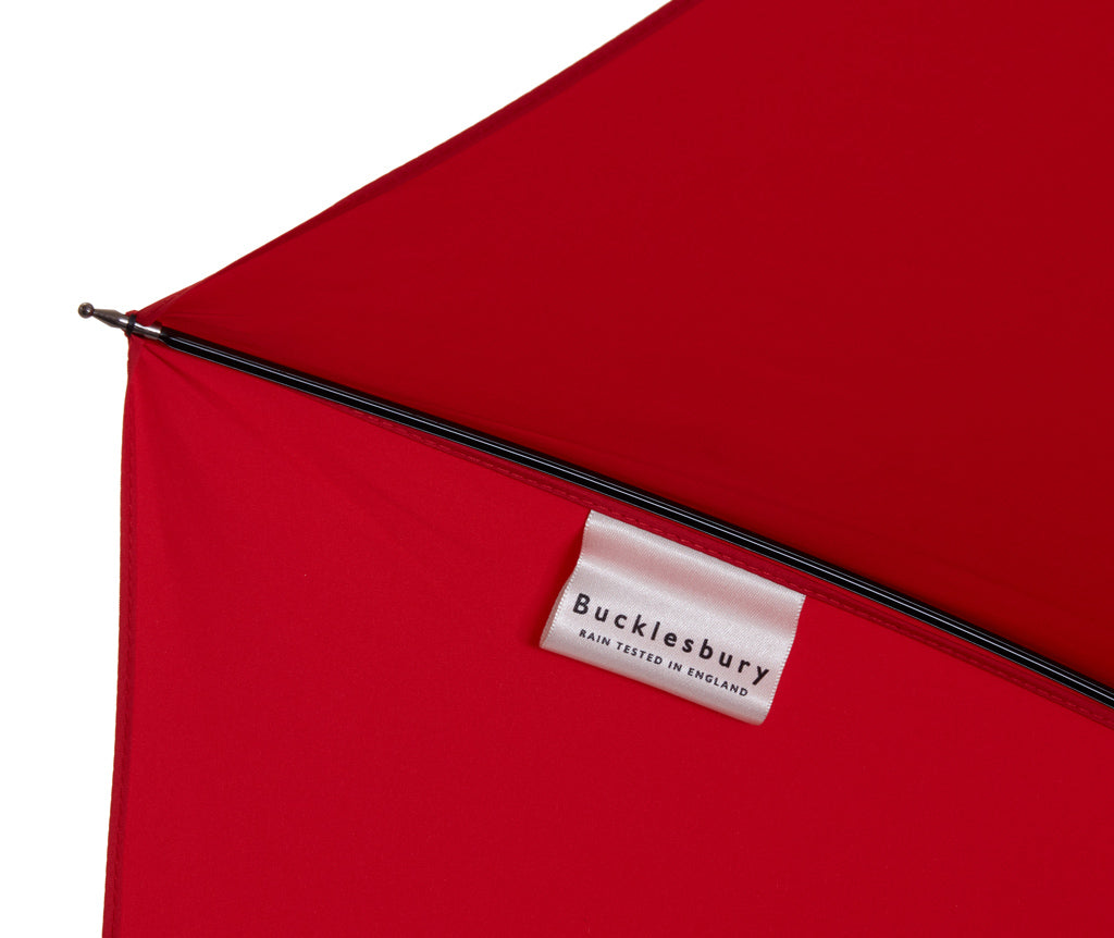 Klassischer roter Regenschirm