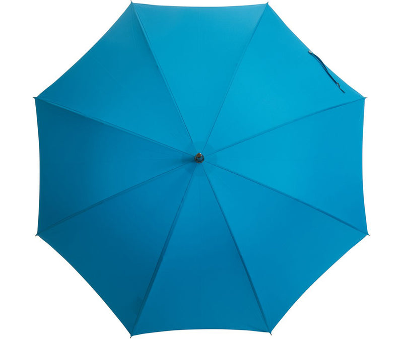 Klassischer hellblauer Regenschirm